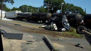 قطار هائج يلتهم كل ما أمامه screenshot 3