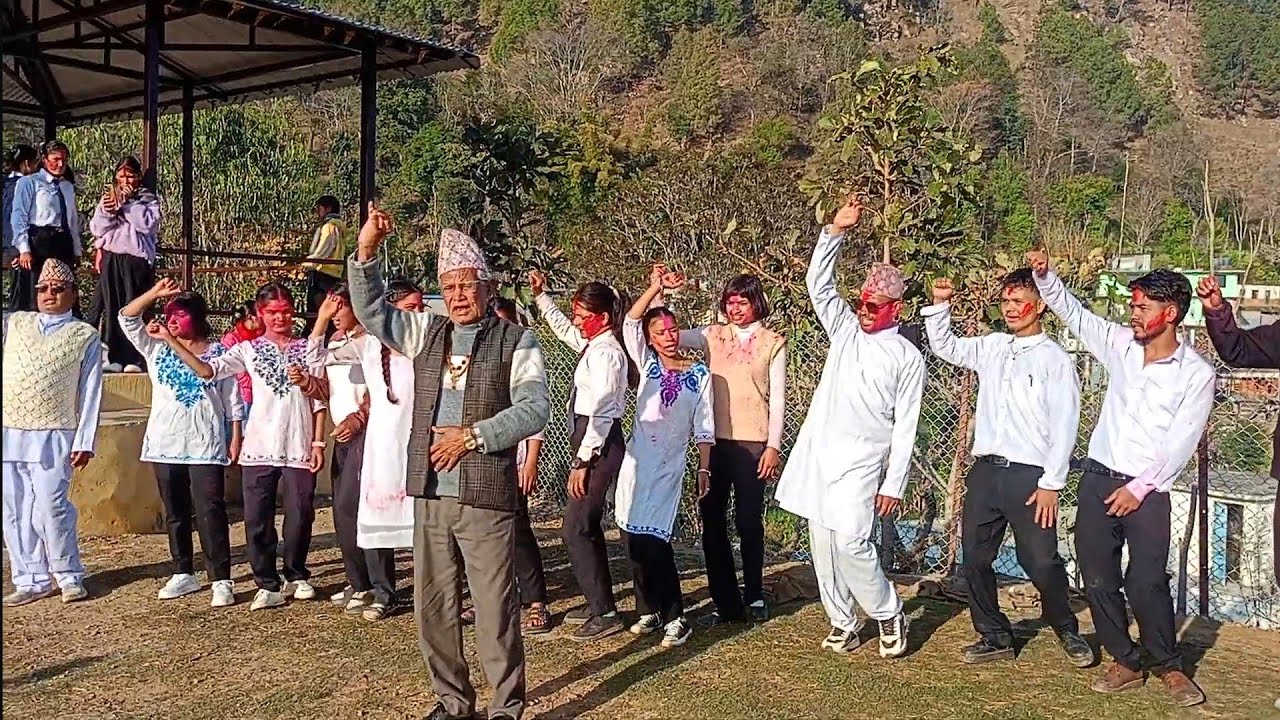 P~2//षोडशा माविको होरी~चन्द्रमणी भाट र कर्ण बहादुर केसीज्यू विद्यार्थी र शिक्षकलाई होरी सिकाउनु हुदै