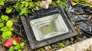 I Found This LED Light in the Trash – I Restored It and Made It Solar Powered!