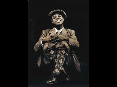 Louis Armstrong - St. Louis Blues (1929). - YouTube