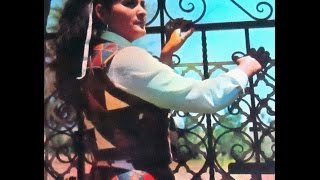 CHAYITO VALDEZ - (LA REINA) PALOMA NEGRA ( RANCHERA MARIACHI )VIDEO CLIP