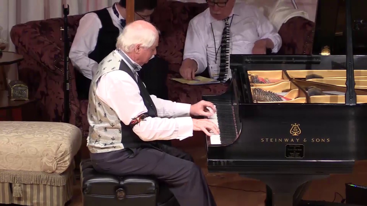 Monty Suffern performing 