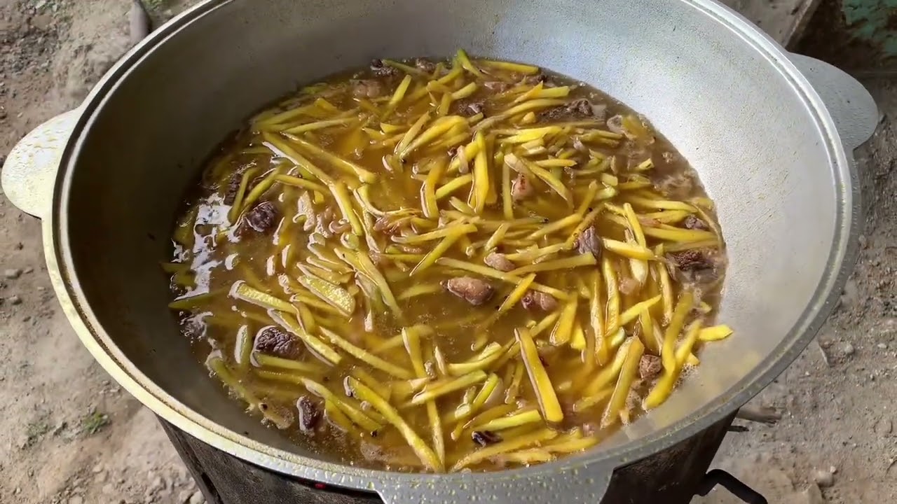 ОШ ТАЙЕРЛАШ УЙДА ЎЧОҚДА 😊👍🏻😋ЖА МАЗАЛИ ЧИКАДИДЕ