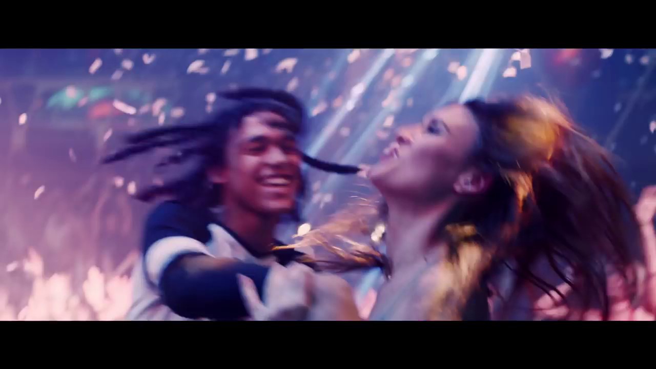 Steve Aoki & Louis Tomlinson Just Hold On Official Video - YouTube
