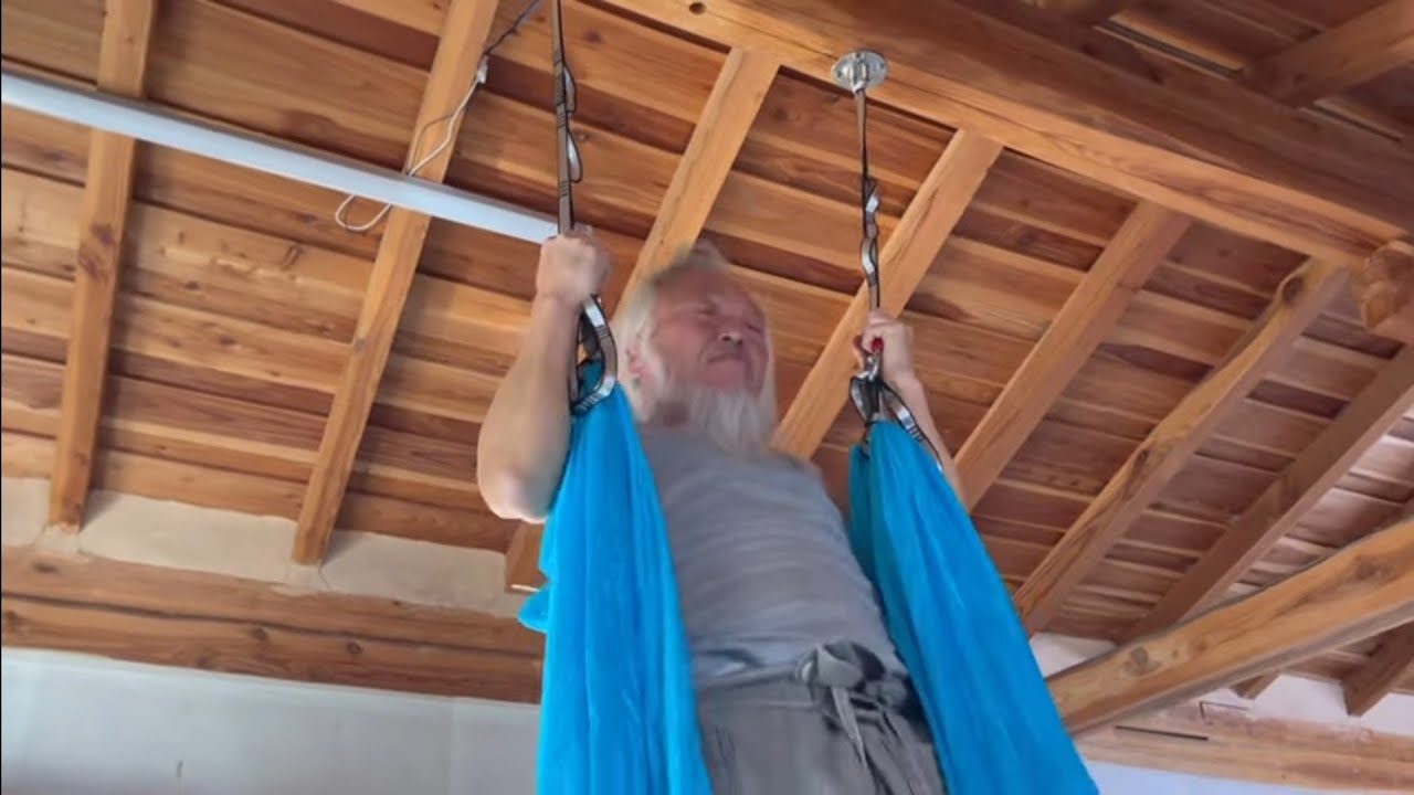 집에서 하는 플라잉 요가 헤먹 설치하고 온 가족이 요가 시작했어요.