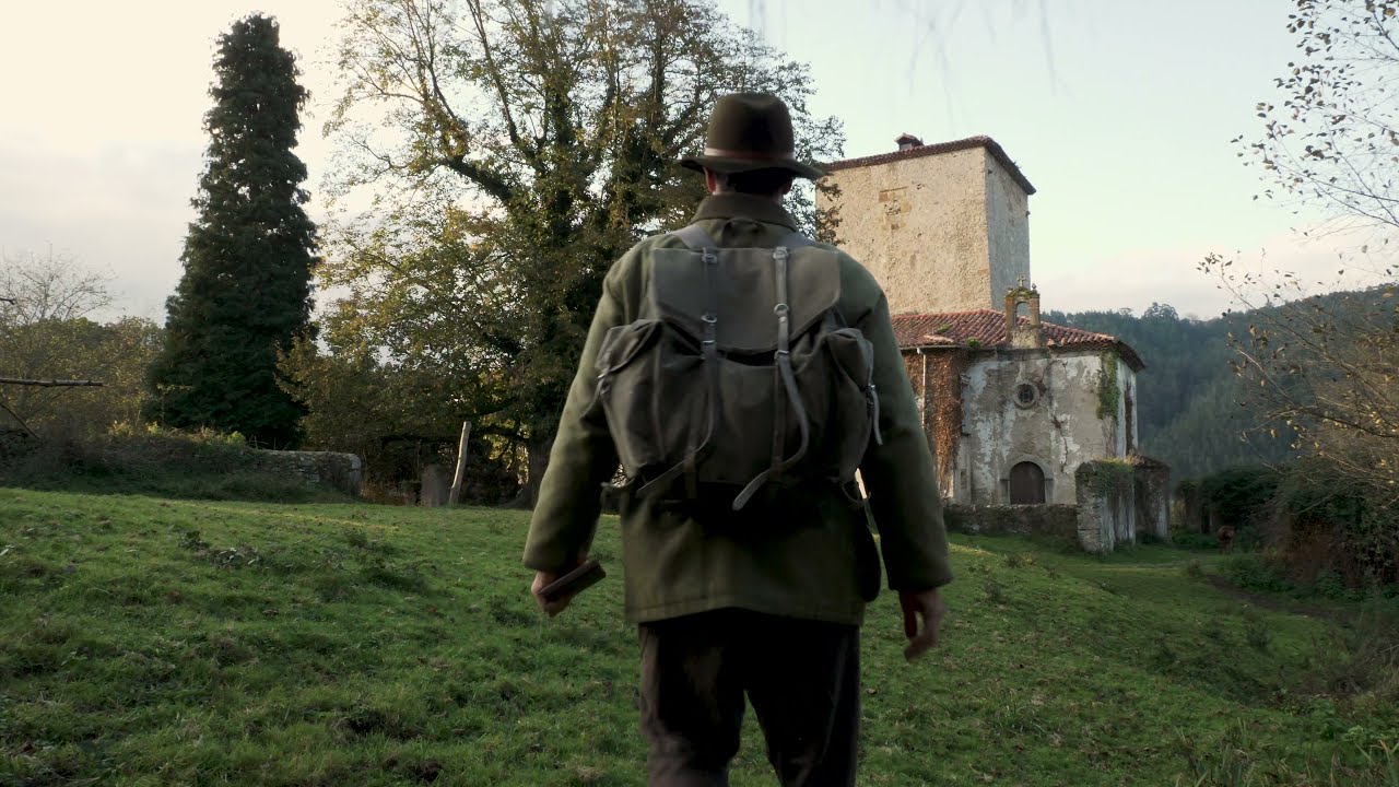 The life of a painter - watercolor plein air Middle age Tower, Pravia, Asturias by Juan Bosco EP12
