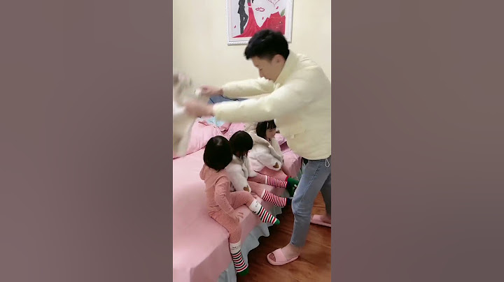 Waking up in the morning, the busy day of the triplets' father begins again😂 #lovely #triplets #fyp
