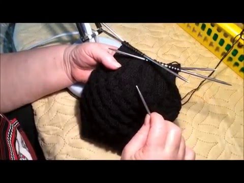 Схема вязания шапки для мужчин спицами
