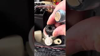 видео: Регулировка помола кофемашины Delonghi грубый помол кофе разборка кофемолки картинка: Регулировка помола кофемашины Delonghi грубый помол кофе разборка кофемолки