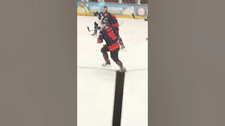 Jasper foster falls #hockey #memes #funny