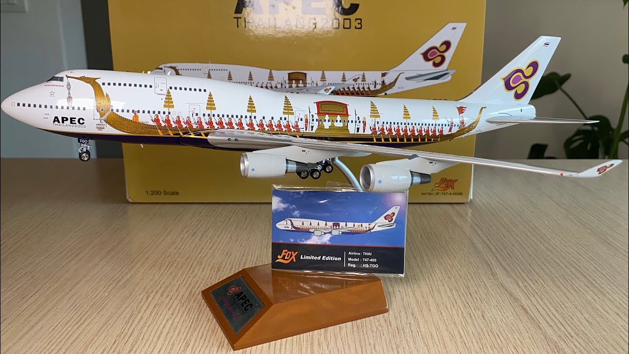 UNBOXING and REVIEW!!! JFOX 1:200 THAI Boeing 747-400 reg. HS-TGO “Apec  2003” livery - JF-747-4-004B