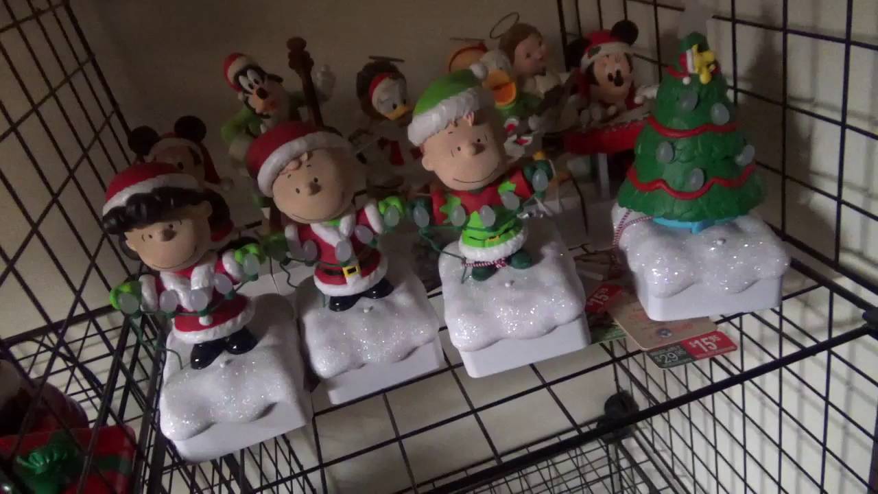Hallmark &quot;Peanuts Gang Christmas Light Show&quot; - YouTube