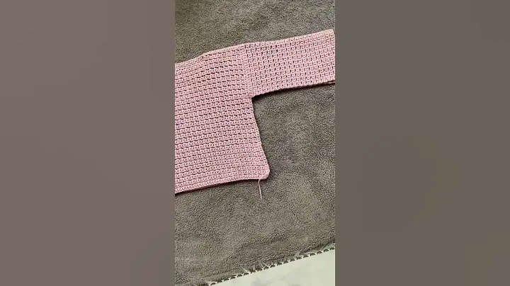 Crochet sweater tutorial @KnitcroAddict