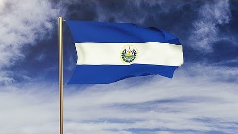 4K El Salvador flag waving in the wind. Green screen, alpha matte. Loopable animation Stock video