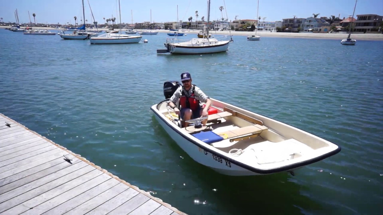 How to Dock a Powerboat - YouTube