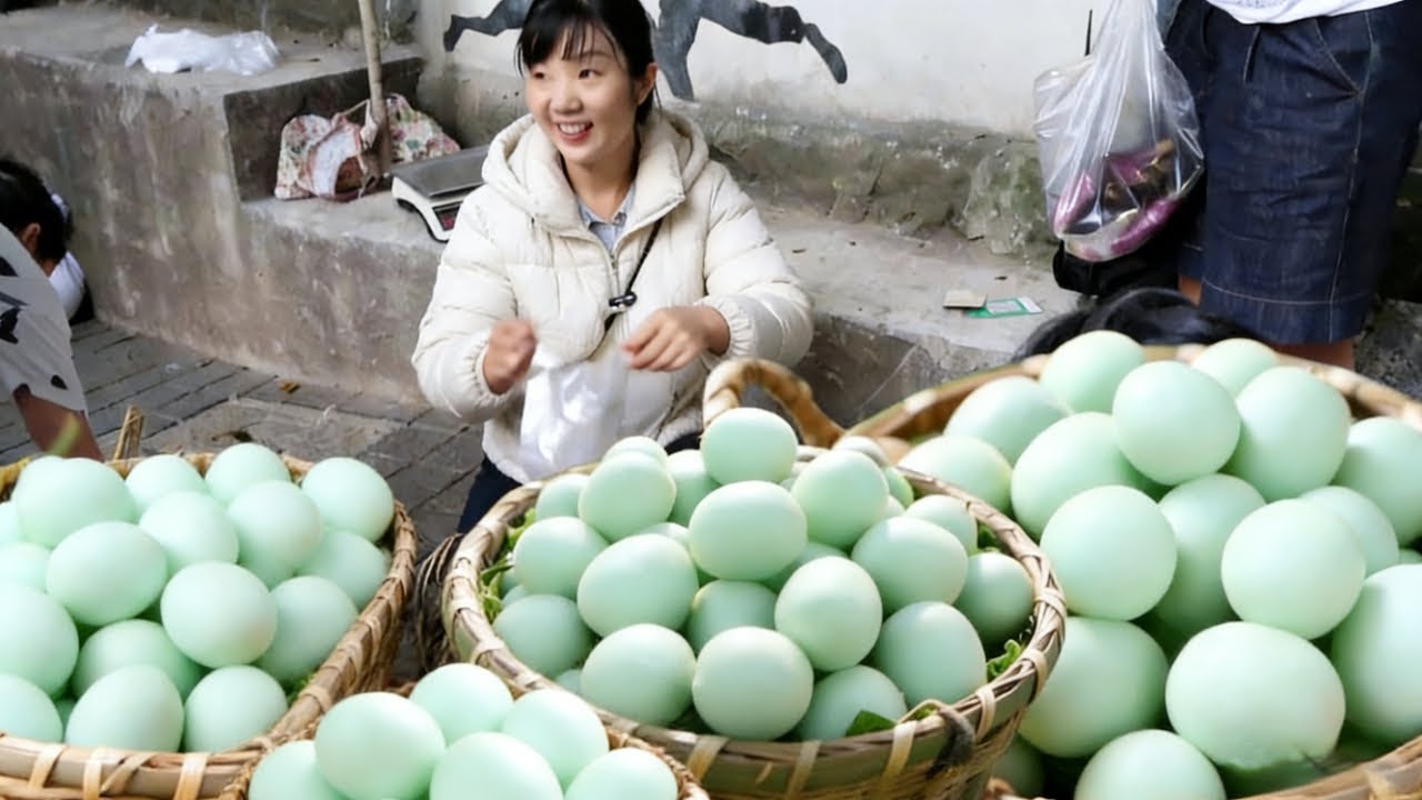 今天摆摊彻底懵了！绿壳鸡蛋没摆好就卖完了，2 小时 1900 谁能想到？