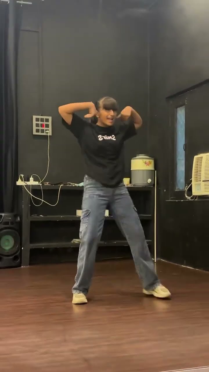 Kaisa lga ❤️?? #song #comment #dance #like #subscribe #subscribers #viraldance #viralgirl