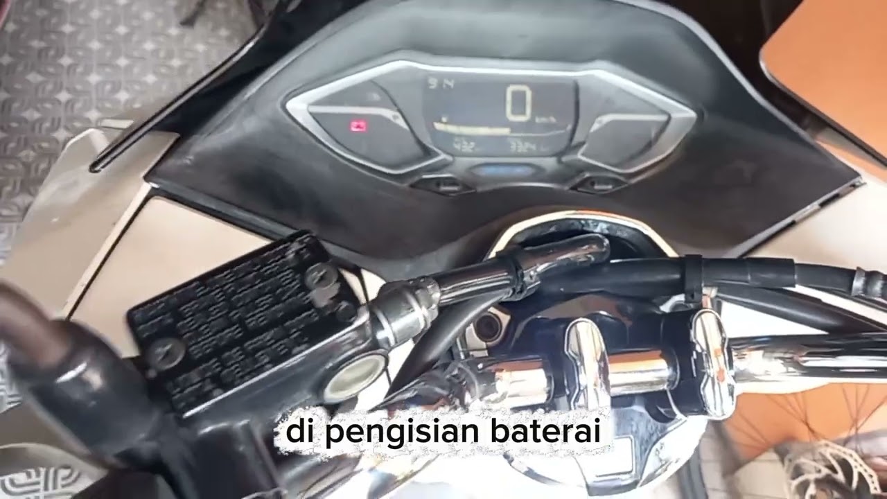 HONDA PCX 160 : AKI BARU,  LAMPU INDIKATOR BATERAI NYALA - KENAPA?