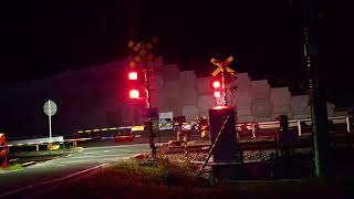 福塩線　黄色い電車105系　4両編成上り下り　夜の踏切