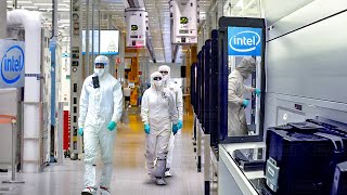 Inside Intel’s Futuristic Factory in the US