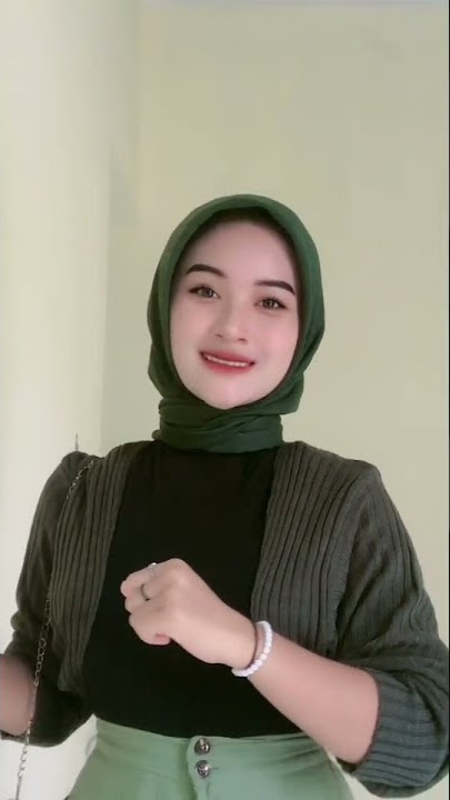 tiktok jilbab baju hitam