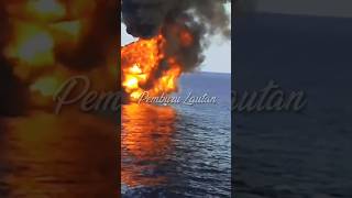 Kapal Perang Ledakan Kapal Bajak Laut dengan Mortir ⛵🏴‍☠️🔥 #shorts