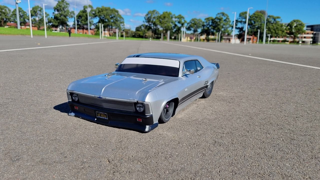 Dr10 Team Associated drag car on 3.5T Motor hobbywing,140am esc, 3s lipo super quick mod...pt1