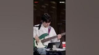 Kwon Jin-ah sings her fave BTOB song w/ Hyunsik LIVE on YaJakSil (🎵Beautiful Pain-BTOB)