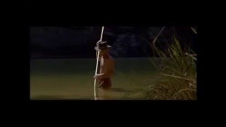 Еда Аборигенов Австралии -  Данди по кличке Крокодил