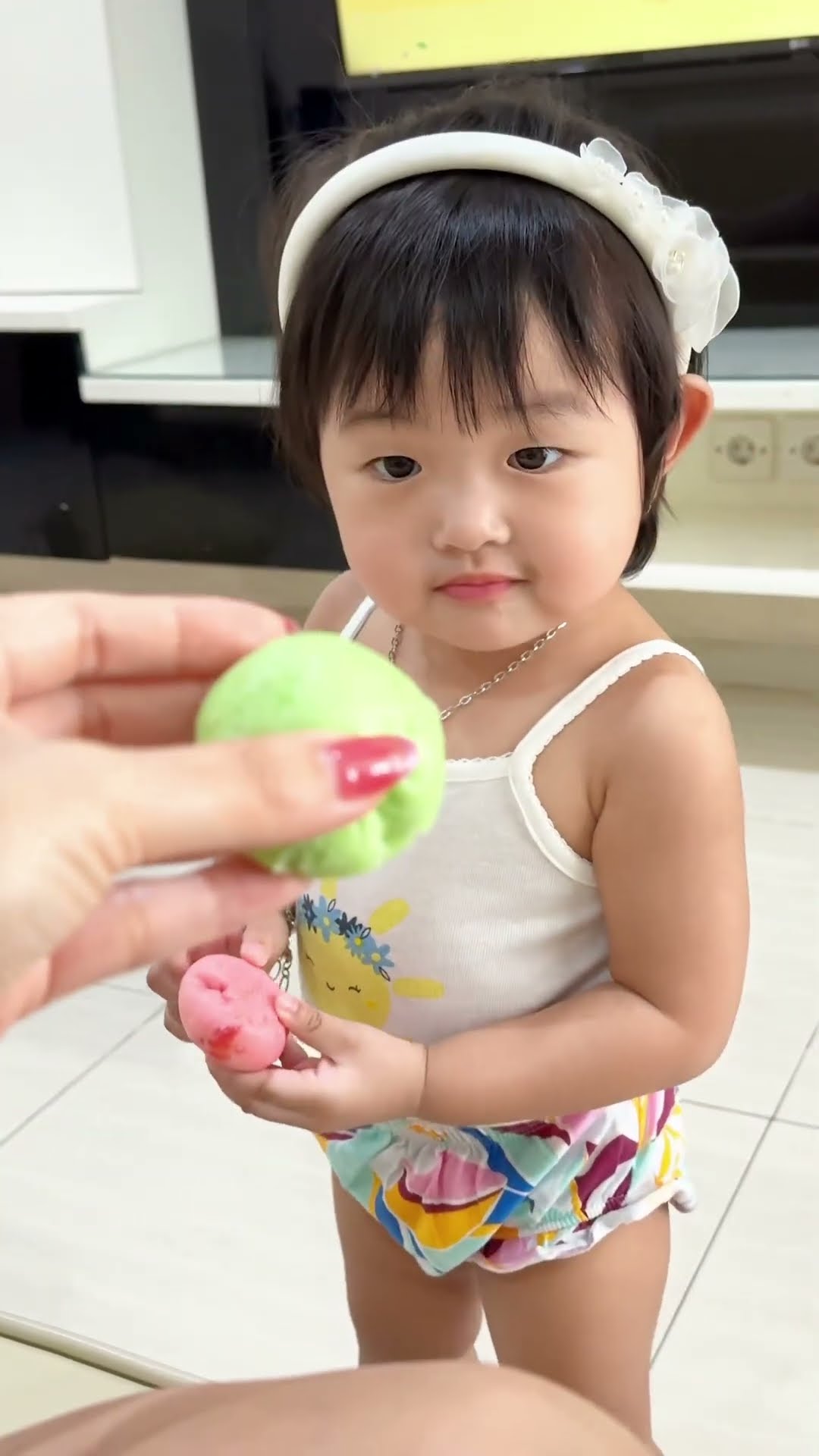 Niat ngerekam soalnya Celine udah tau warna..malah aku sing emosi dewe..pas direkam malah ngawur