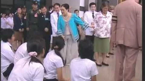 3OCT10 THAILAND ; Her Majesty Queen Regent Sirikit Proceeds to leave Chulalongkorn Hospital - DayDayNews