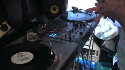 iCrates DJ Tutorial with Ellaskins of djtutor.com | Drum N Bass Excercise, helping you to count