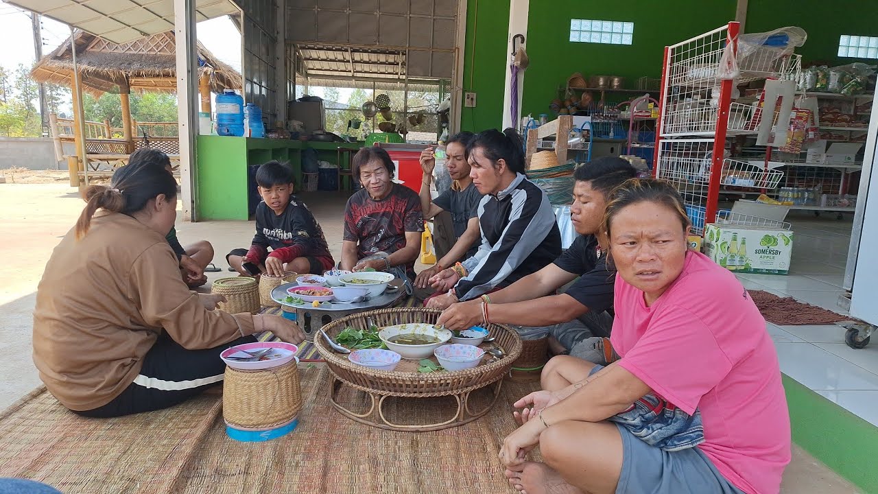 แกงหน่อไม้ชุมกินตอนเที่ยงอ้ายบอยฮ้องกองปะชุมด่วน7 มีนาคม ค.ศ. 2026