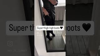 Super thigh-high boots ?