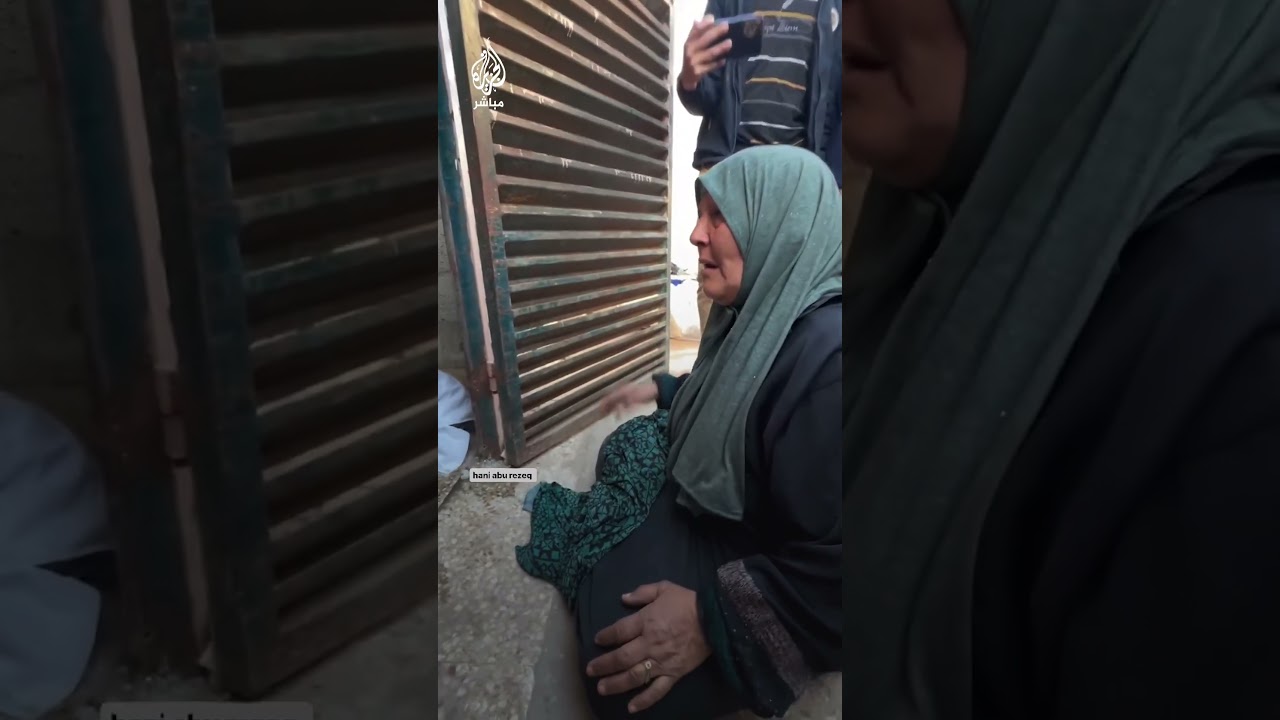 بكاء مُرّ من امرأة فلسطينية بعد استشهاد أبنائها وأحفادها