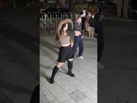 <strong>Kpop</strong>&amp;amp;JHKTV]<strong>Issue</strong> in hongdae 이슈 홍대케이팝댄스 #쇼츠 #shortskpop #shortshorts