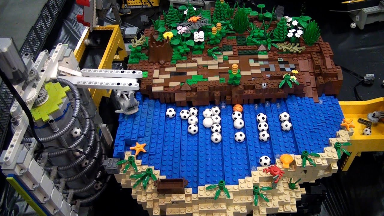 World's longest LEGO great ball contraption / Rube Goldberg – Brickworld Chicago 2015