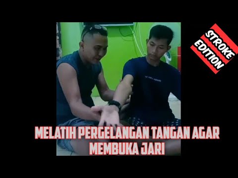 Latihan Pergelangan Tangan agar jari Membuka #terapistroke #latihanpergelangan tangan