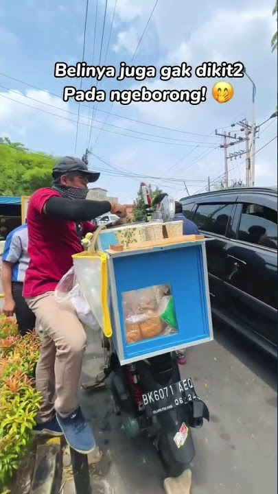‼️ONLY IN MEDAN, ICE CREAM SELLING, OPEN FOR 2 HOURS AND ALREADY SOLD OUT‼️