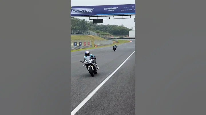 CFMOTO 750SR-S Pure Sound – Inline-4 Screamer at Top Speed!