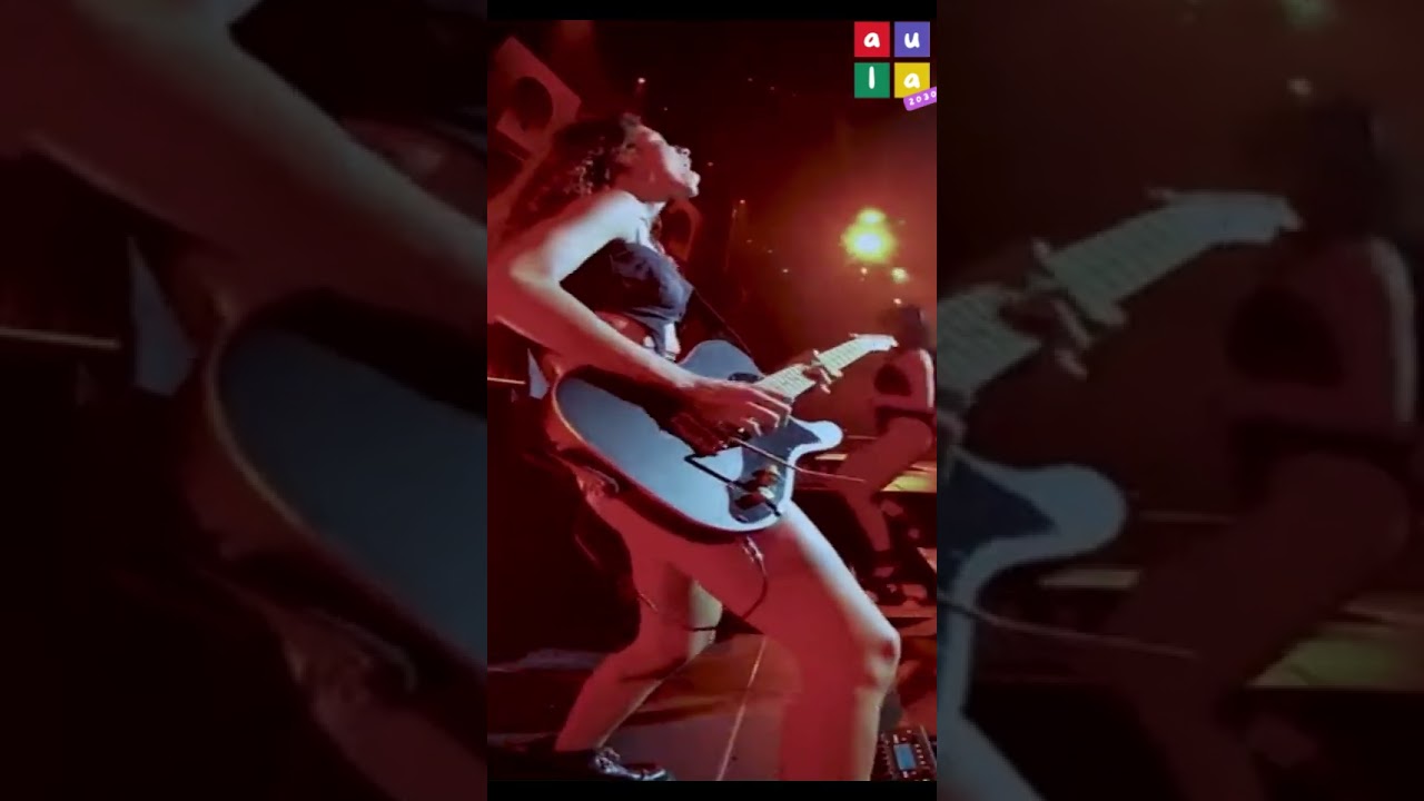 🔥 Epic Guitar Solo by Sus Vásquez | Live with Karol G