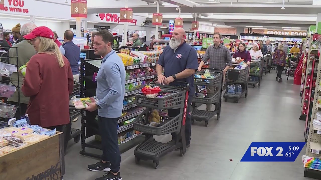 Last-minute grocery shopping on Christmas Eve in St. Louis