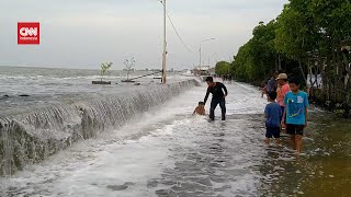 Momen Banjir Rob Rendam Pantai Utara Jawa