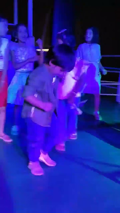 400 k..cute boy #on the dance floor #abhi toh party shuru hui hai #youtube #shorts
