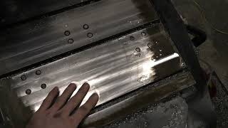 видео: Выравнивание стола. Фрезеровка стали. Два хомута на шпиндель. Чугунный ЧПУ Часть 10 картинка: Выравнивание стола. Фрезеровка стали. Два хомута на шпиндель. Чугунный ЧПУ Часть 10