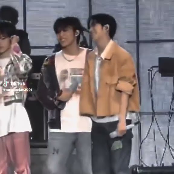 this two boys behaviour #shortvideo #treasure #jeongwoo #jaehyuk #shorts