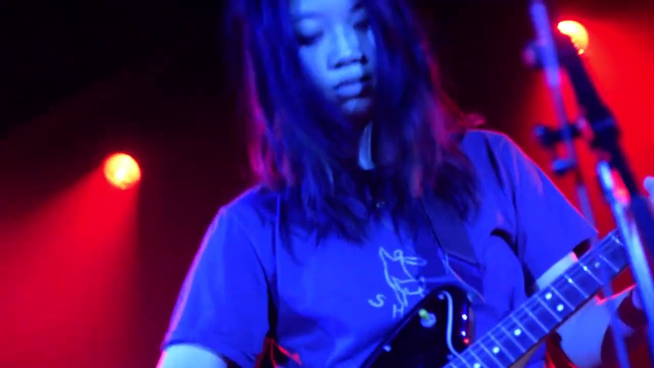 sunshy - dissolve (Live at Sleeping Village)