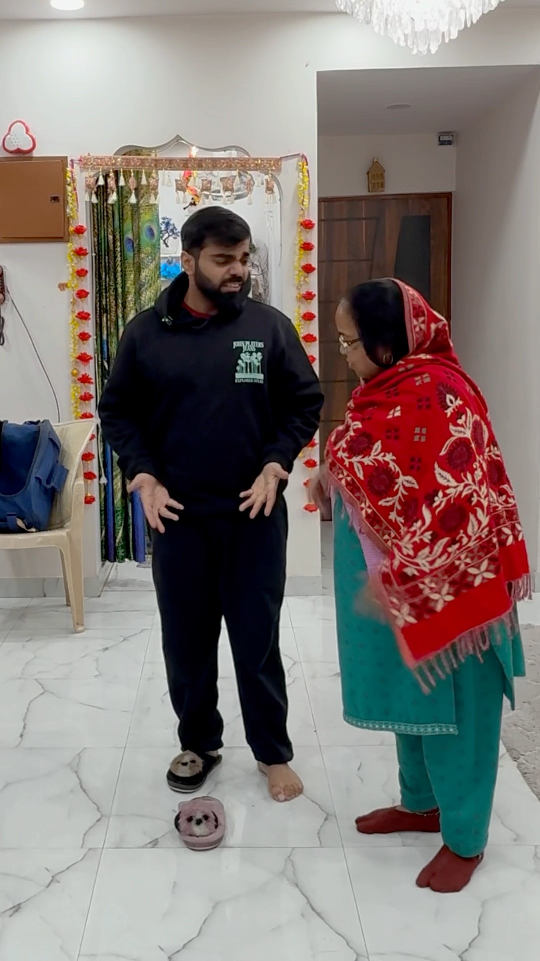 Gaurav ki chappal kaha gayi #shorts #gauravaroravlogs #youtubeshorts #flipcarthaul