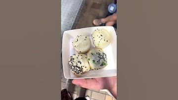 Never seen these kind of dumplings! Where can I get more of these #hongkong #dumplings #foodie