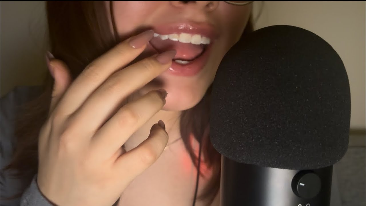 ASMR teeth tapping/scratching 👄 (and mouth sounds)